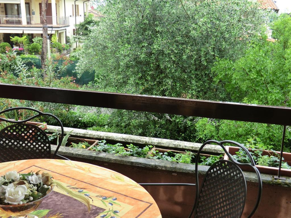 Doctor House Desenzano Διαμέρισμα Ντεζεντσάνο ντελ Γκάρντα Εξωτερικό φωτογραφία
