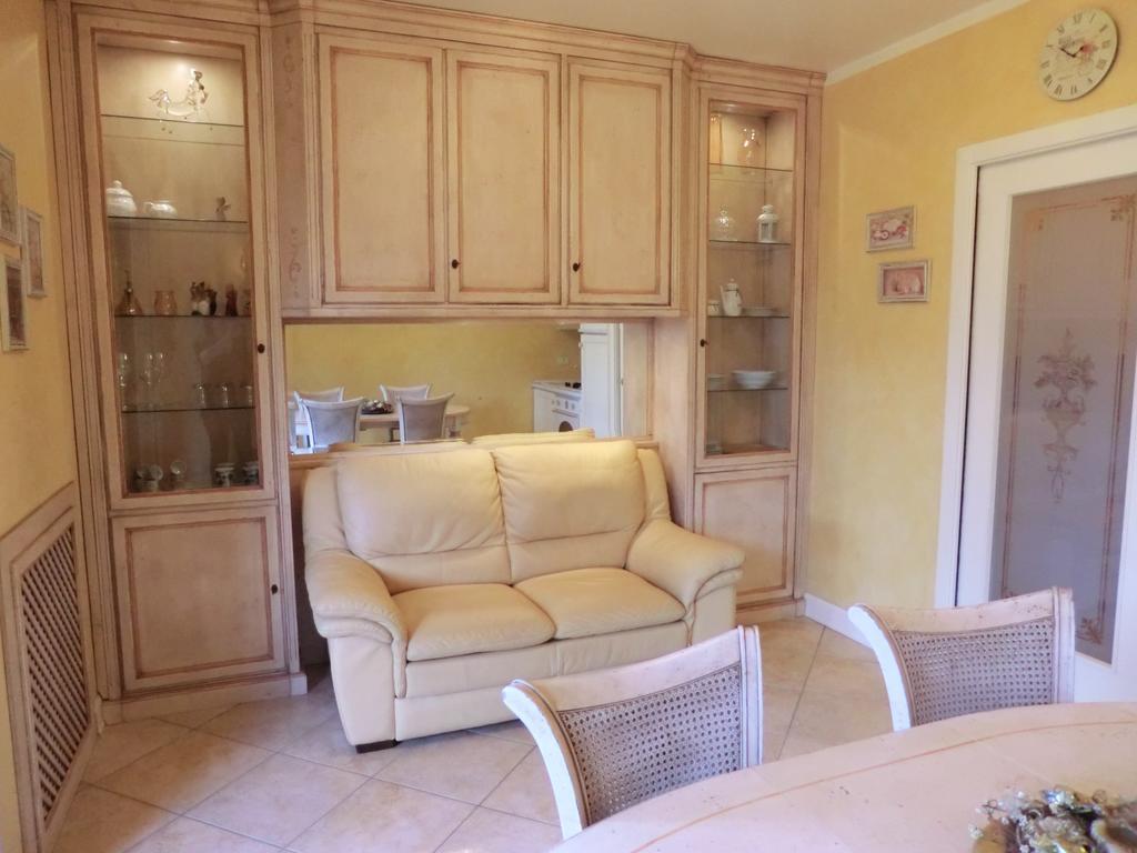 Doctor House Desenzano Διαμέρισμα Ντεζεντσάνο ντελ Γκάρντα Εξωτερικό φωτογραφία