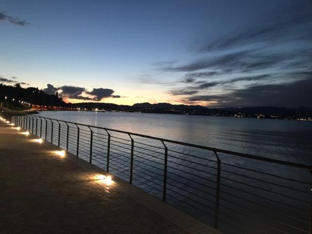 Doctor House Desenzano Διαμέρισμα Ντεζεντσάνο ντελ Γκάρντα Εξωτερικό φωτογραφία